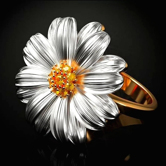 Silver Daisy sterling silver 925 stamped with gold plated rings, size 7 & 8. - Picture 1 of 7